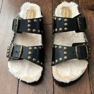EUC Scoop sandals